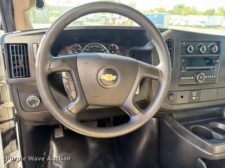 image for item FW3535 2016 Chevrolet Express 4500 refrigerated delivery truck