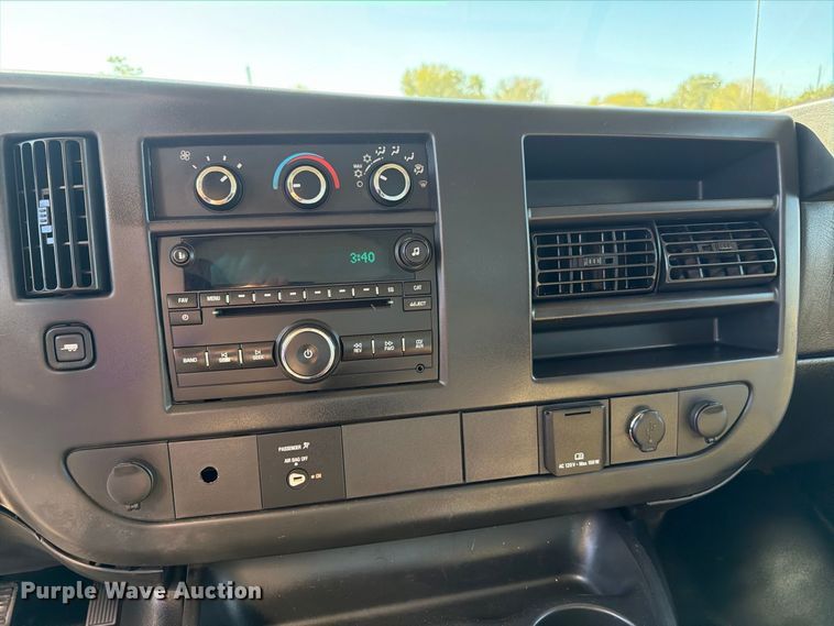 image for item FW3535 2016 Chevrolet Express 4500 refrigerated delivery truck