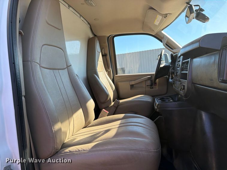 image for item FW3535 2016 Chevrolet Express 4500 refrigerated delivery truck