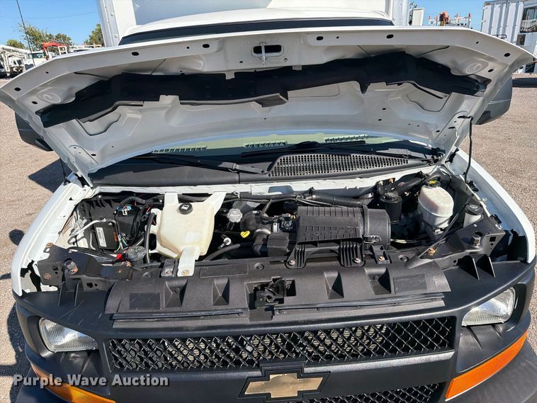 image for item FW3535 2016 Chevrolet Express 4500 refrigerated delivery truck