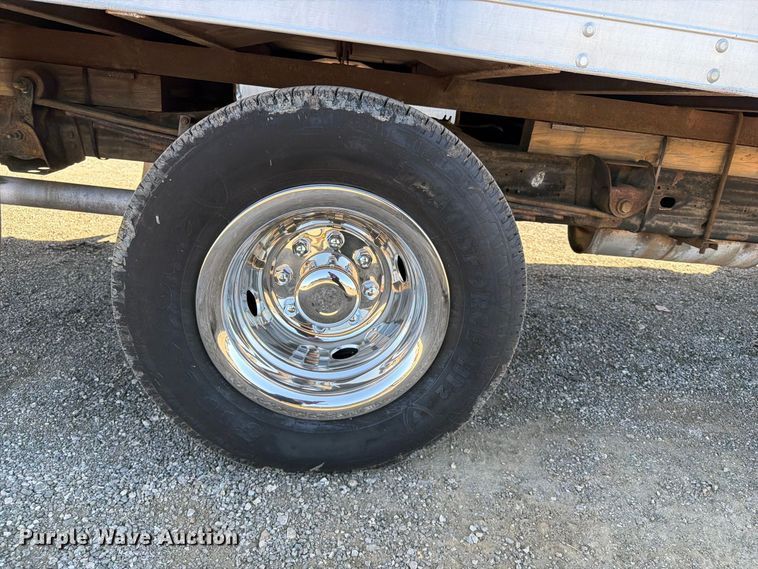 image for item FW3535 2016 Chevrolet Express 4500 refrigerated delivery truck