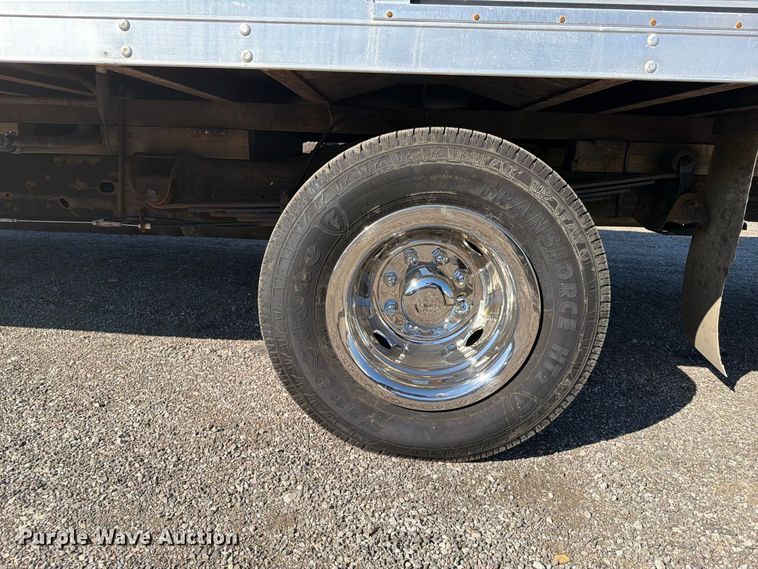 image for item FW3535 2016 Chevrolet Express 4500 refrigerated delivery truck