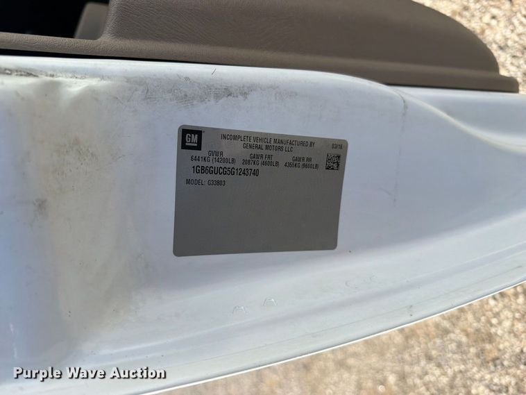 image for item FW3535 2016 Chevrolet Express 4500 refrigerated delivery truck