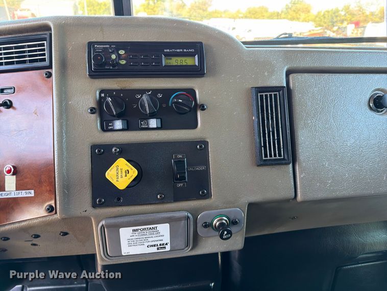image for item FW3538 2008 Peterbilt 335 paper collection truck