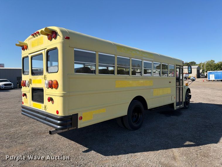 image for item FW3540 2001 International 3000IC school bus