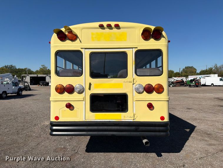image for item FW3540 2001 International 3000IC school bus