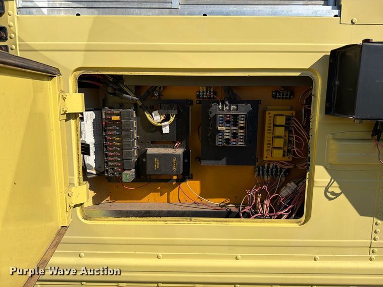image for item FW3540 2001 International 3000IC school bus