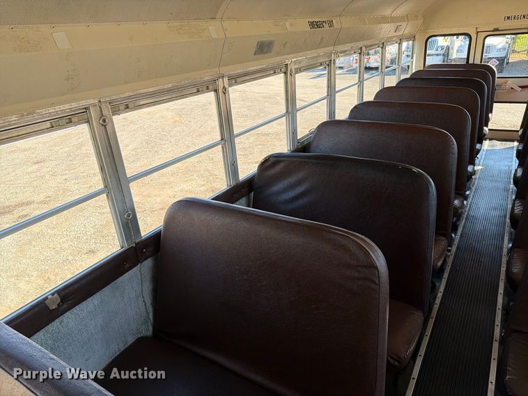 image for item FW3540 2001 International 3000IC school bus