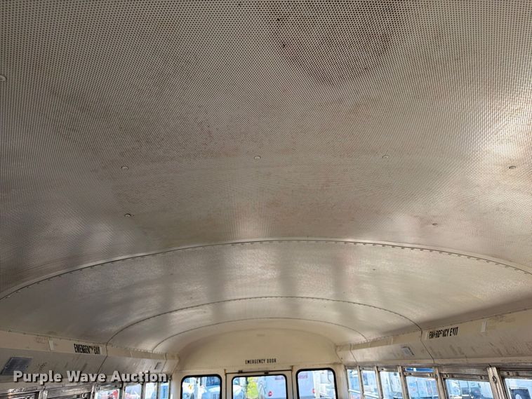 image for item FW3540 2001 International 3000IC school bus