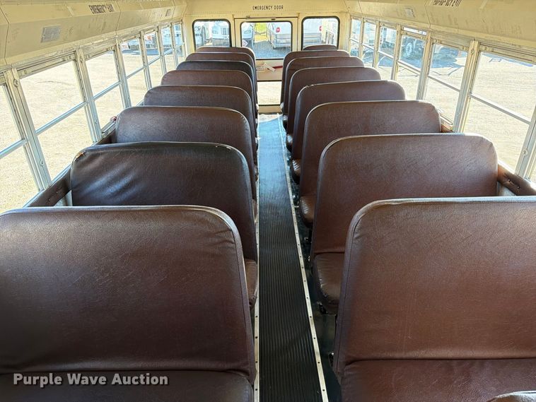 image for item FW3540 2001 International 3000IC school bus