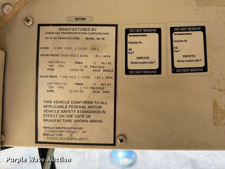 image for item FW3540 2001 International 3000IC school bus
