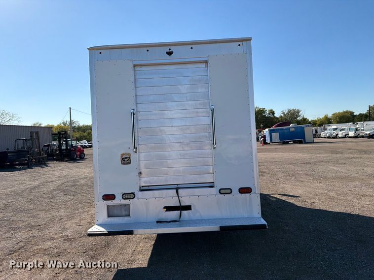 image for item FW3546 2016 Chevrolet Express 4500 refrigerated delivery truck