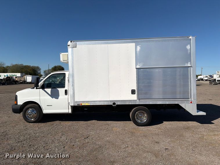 image for item FW3546 2016 Chevrolet Express 4500 refrigerated delivery truck