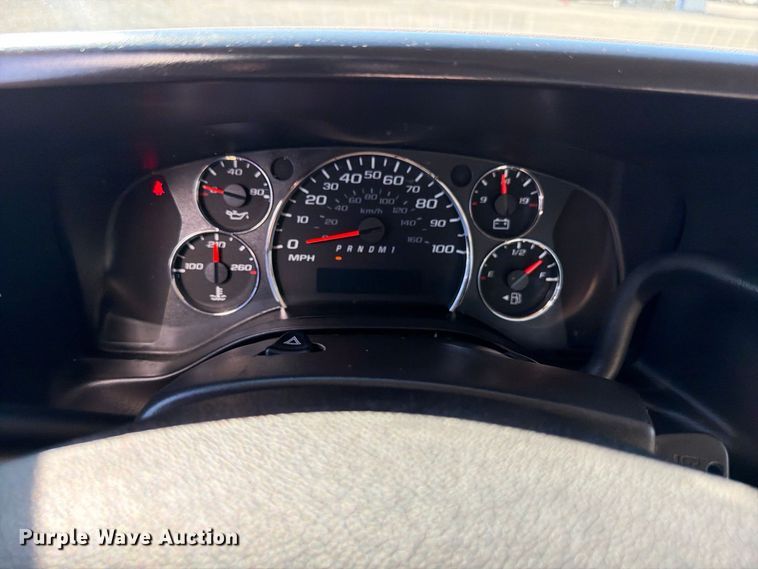image for item FW3546 2016 Chevrolet Express 4500 refrigerated delivery truck