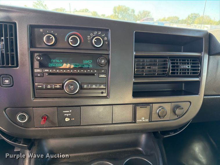 image for item FW3546 2016 Chevrolet Express 4500 refrigerated delivery truck