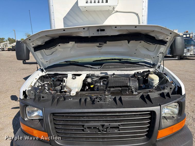 image for item FW3546 2016 Chevrolet Express 4500 refrigerated delivery truck