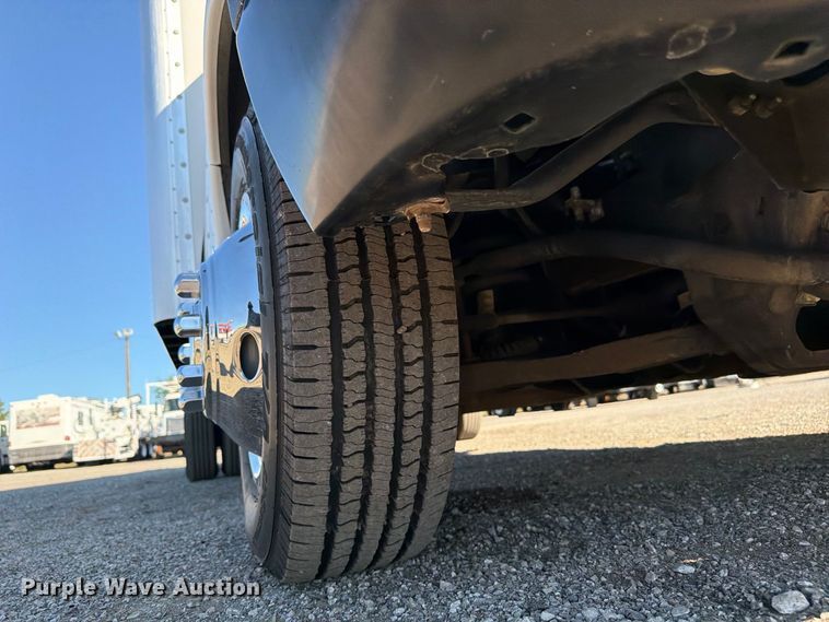 image for item FW3546 2016 Chevrolet Express 4500 refrigerated delivery truck