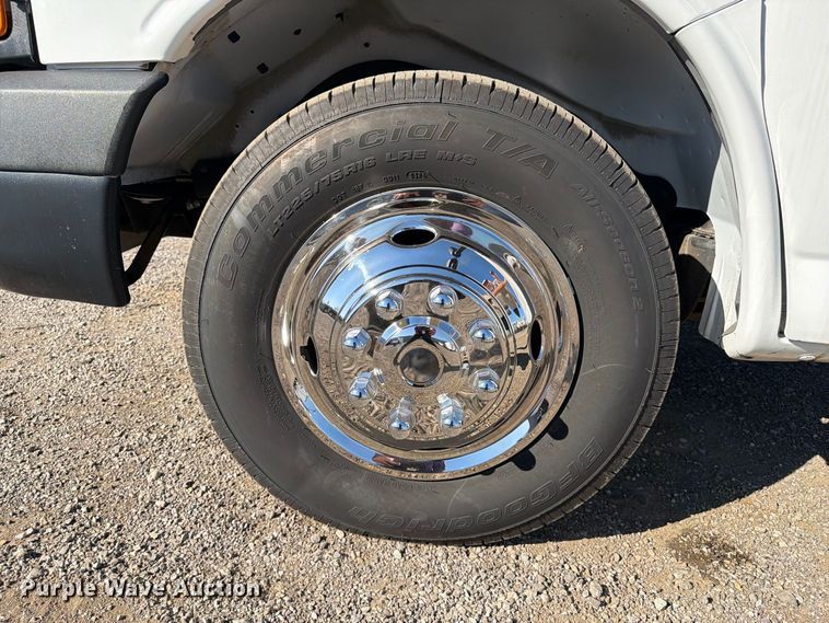image for item FW3546 2016 Chevrolet Express 4500 refrigerated delivery truck