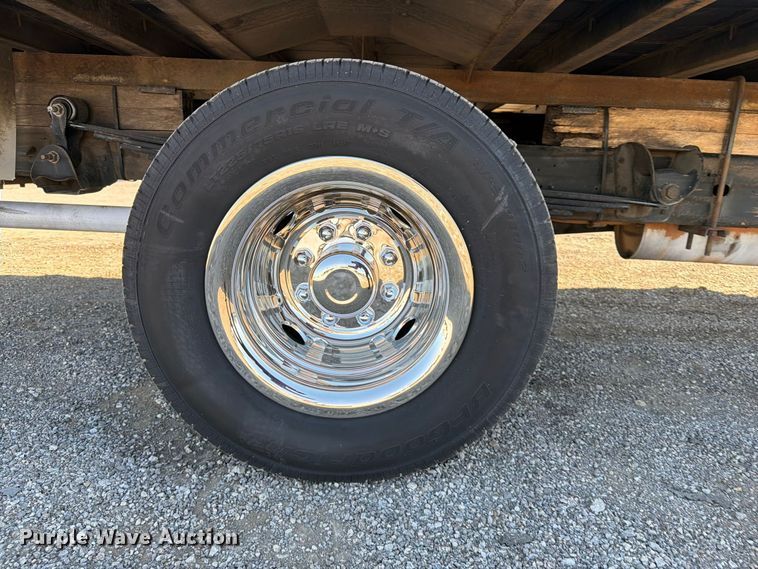 image for item FW3546 2016 Chevrolet Express 4500 refrigerated delivery truck