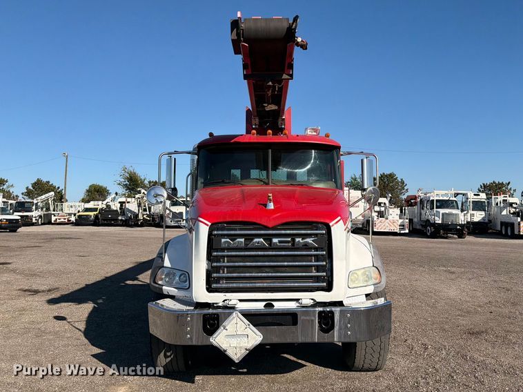 image for item FW3547 2017 Mack GU813 shingle conveyor truck