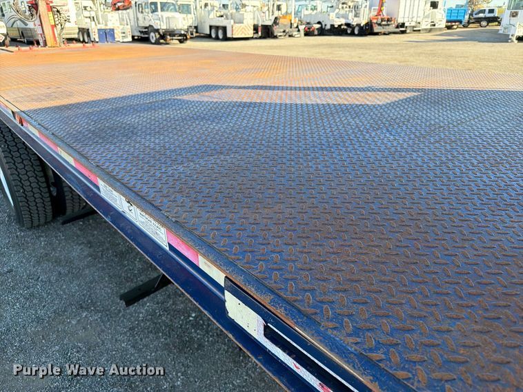 image for item FW3547 2017 Mack GU813 shingle conveyor truck