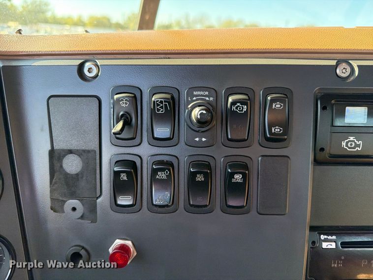 image for item FW3547 2017 Mack GU813 shingle conveyor truck