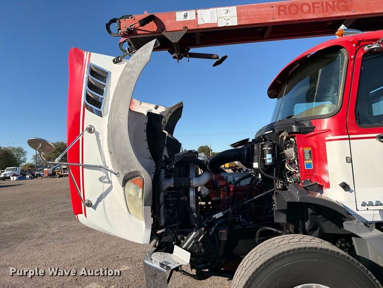 image for item FW3547 2017 Mack GU813 shingle conveyor truck