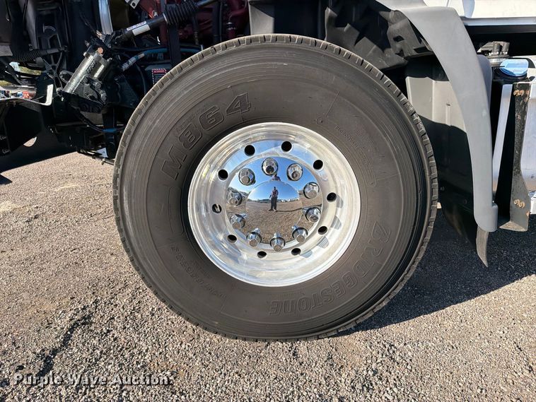 image for item FW3547 2017 Mack GU813 shingle conveyor truck