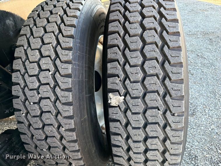 image for item FW3547 2017 Mack GU813 shingle conveyor truck