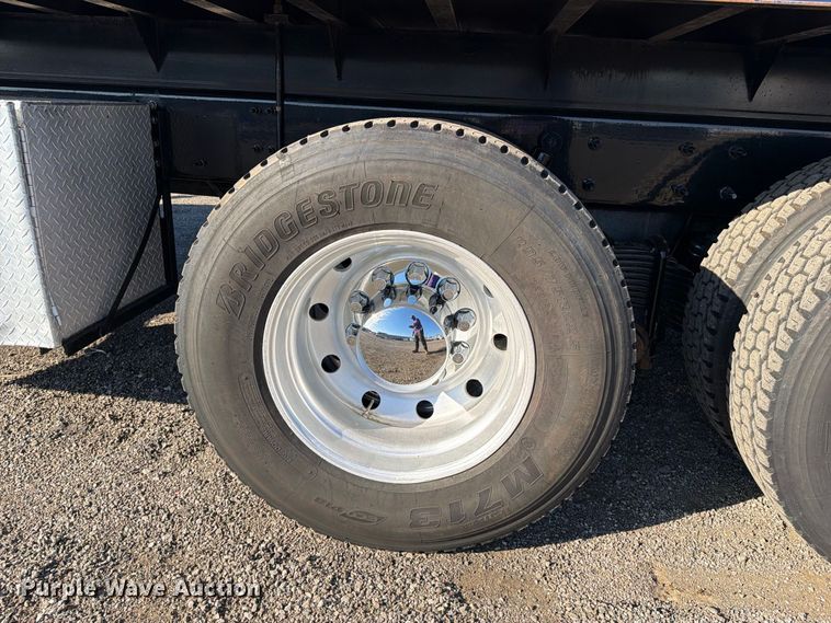 image for item FW3547 2017 Mack GU813 shingle conveyor truck