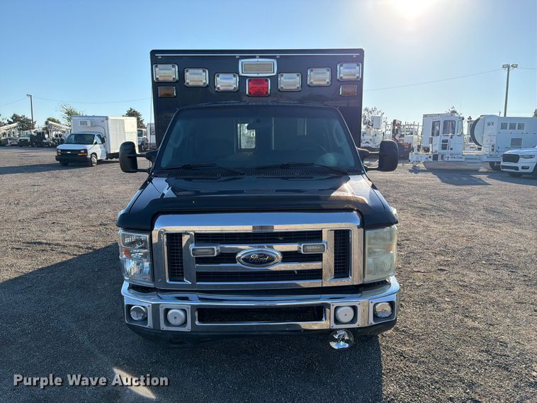 image for item FW3548 2010 Ford E450 ambulance