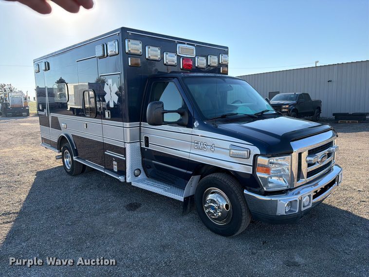 image for item FW3548 2010 Ford E450 ambulance