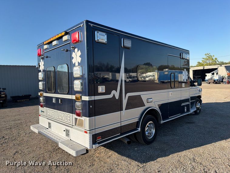 image for item FW3548 2010 Ford E450 ambulance
