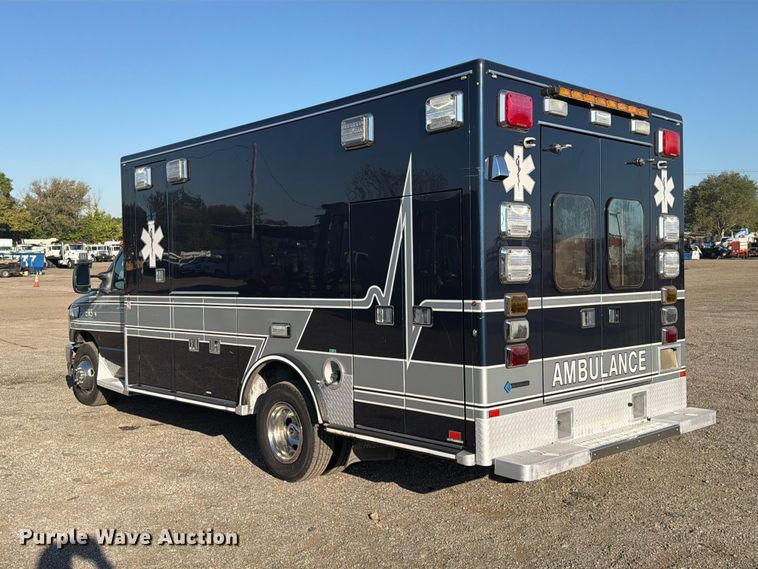 image for item FW3548 2010 Ford E450 ambulance