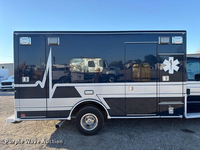 image for item FW3548 2010 Ford E450 ambulance