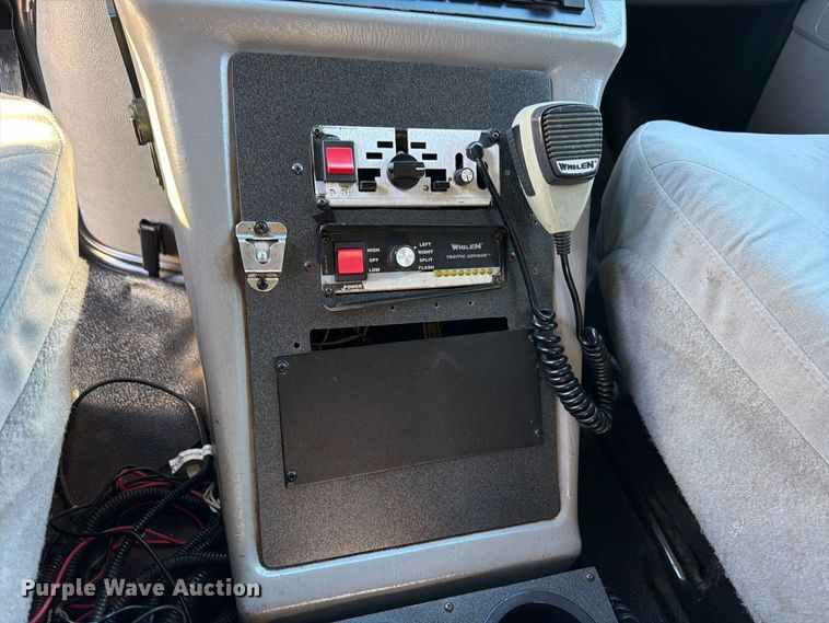 image for item FW3548 2010 Ford E450 ambulance