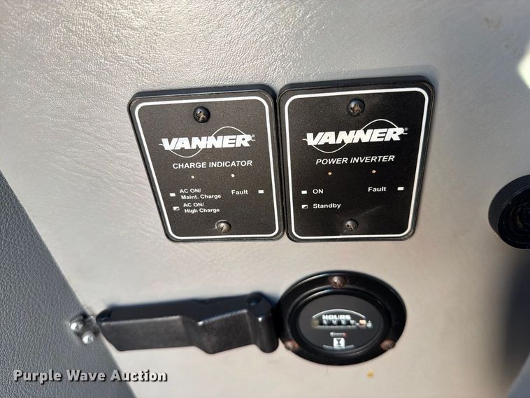 image for item FW3548 2010 Ford E450 ambulance