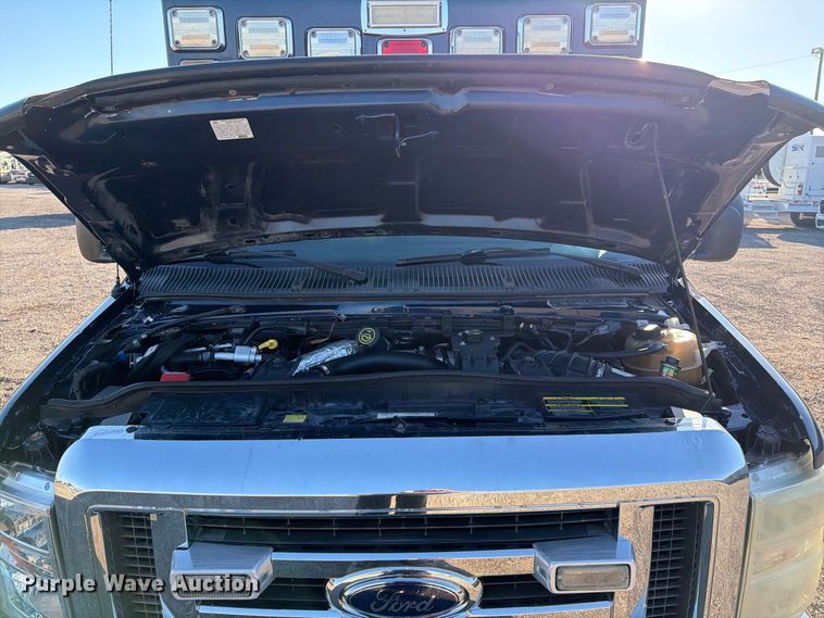 image for item FW3548 2010 Ford E450 ambulance
