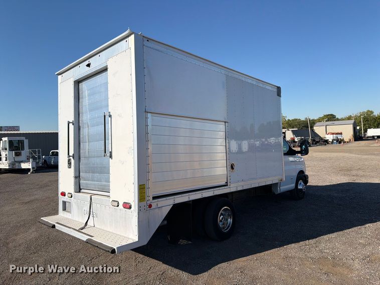 image for item FW3549 2015 Chevrolet Express 4500 box truck
