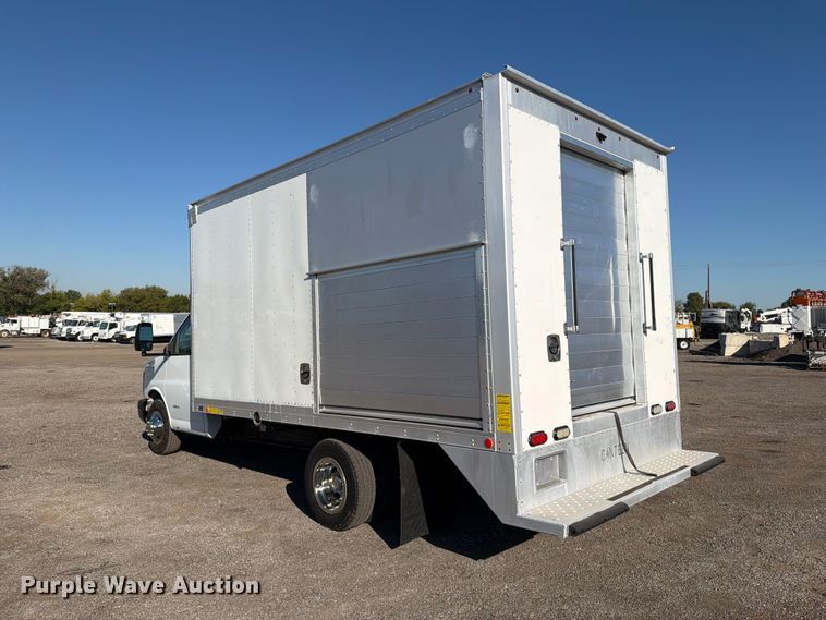 image for item FW3549 2015 Chevrolet Express 4500 box truck