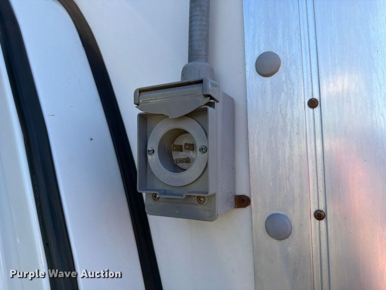 image for item FW3549 2015 Chevrolet Express 4500 box truck