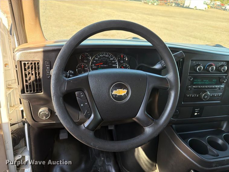 image for item FW3549 2015 Chevrolet Express 4500 box truck