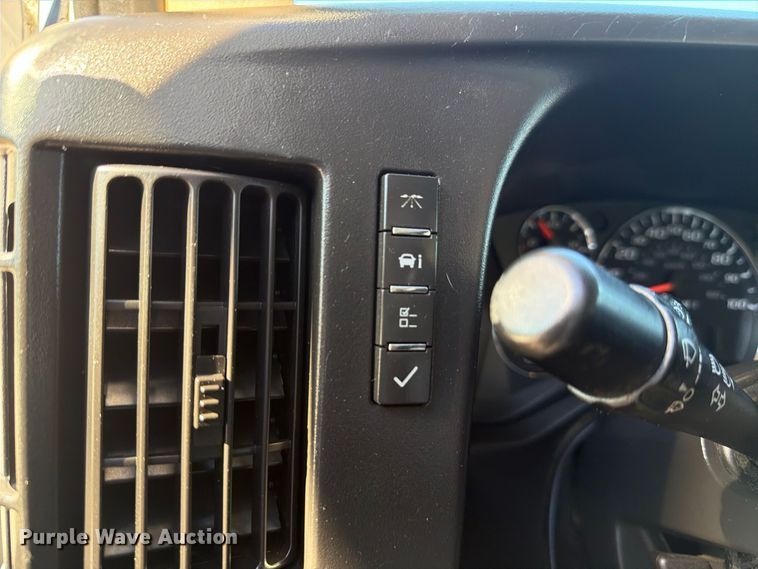 image for item FW3549 2015 Chevrolet Express 4500 box truck