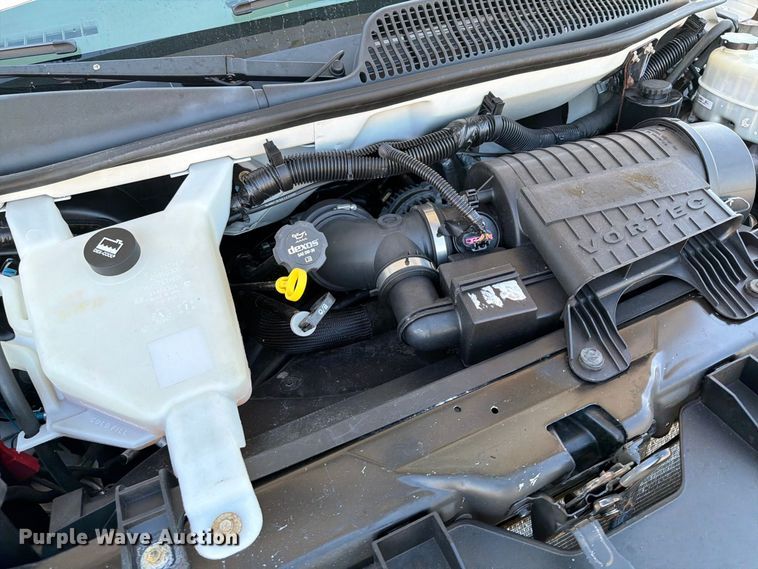image for item FW3549 2015 Chevrolet Express 4500 box truck