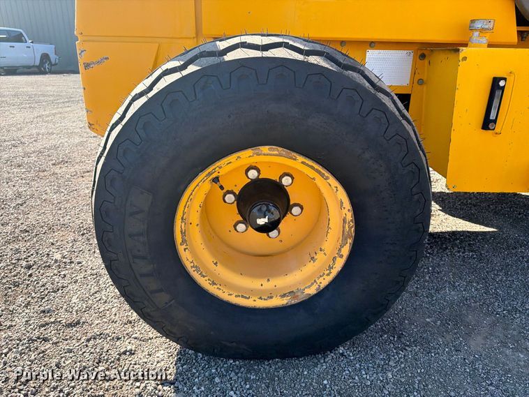 image for item FW3550 1997 JCB 930 forklift