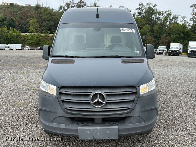 image for item YA3221 2019 Mercedes-Benz Sprinter delivery van
