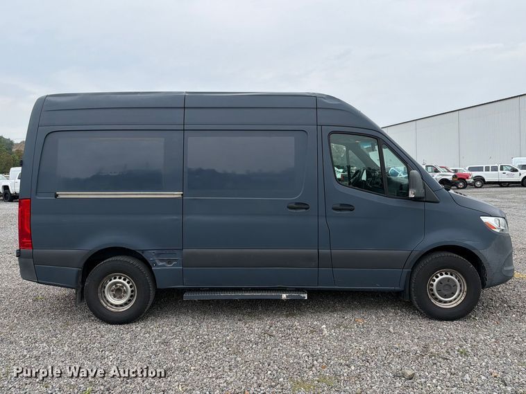 image for item YA3221 2019 Mercedes-Benz Sprinter delivery van