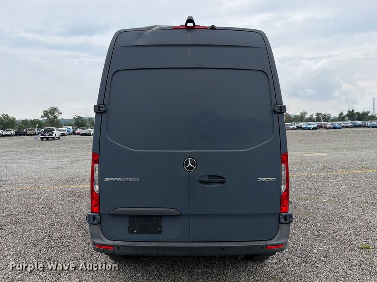 image for item YA3221 2019 Mercedes-Benz Sprinter delivery van