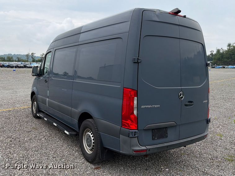 image for item YA3221 2019 Mercedes-Benz Sprinter delivery van