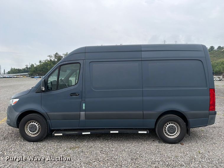 image for item YA3221 2019 Mercedes-Benz Sprinter delivery van